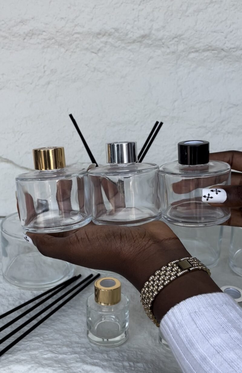 Round diffuser bottles